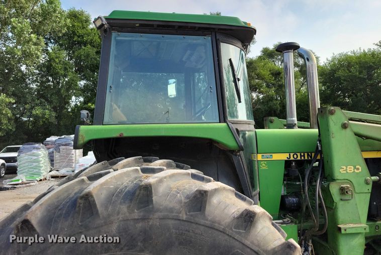 image for item DX7202 1984 John Deere 4650 MFWD tractor