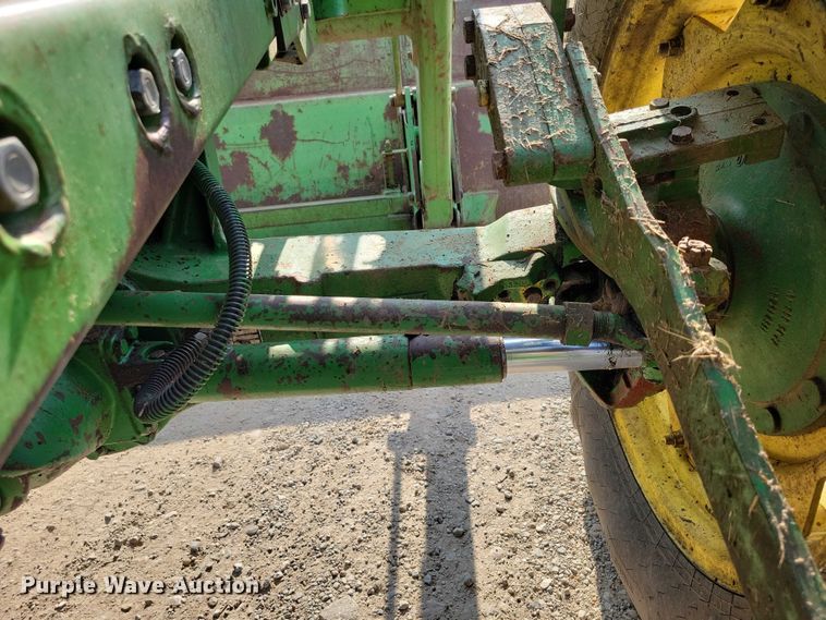 image for item DX7202 1984 John Deere 4650 MFWD tractor