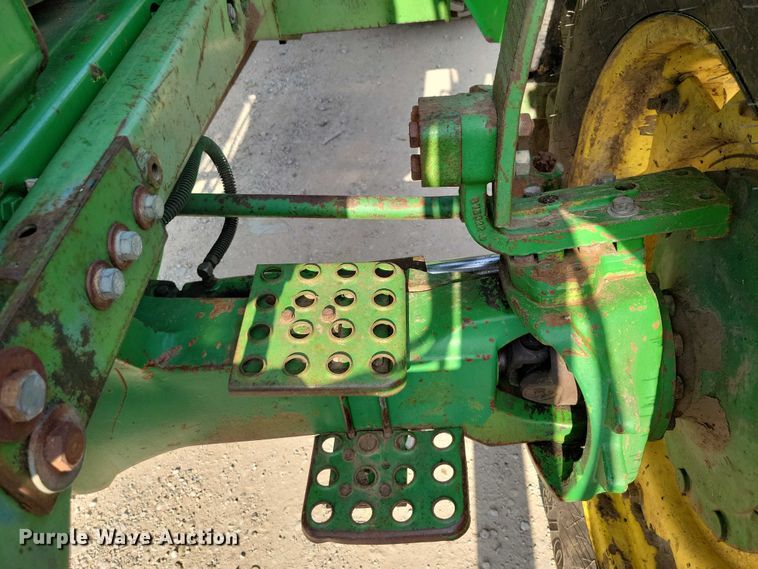 image for item DX7202 1984 John Deere 4650 MFWD tractor