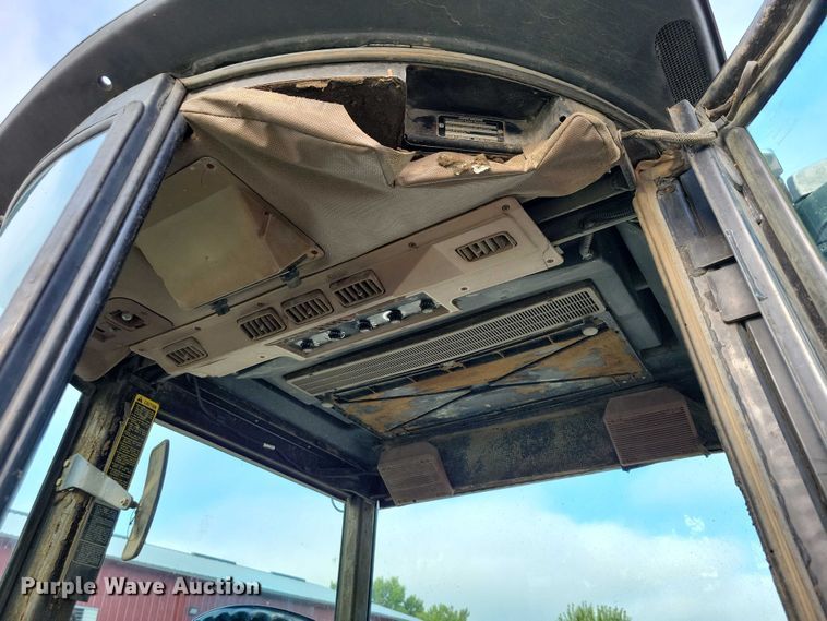 image for item DX7202 1984 John Deere 4650 MFWD tractor