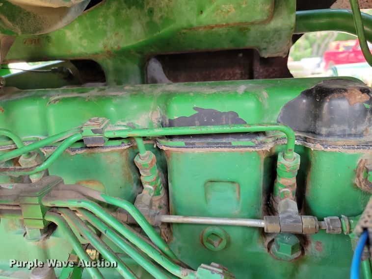image for item DX7202 1984 John Deere 4650 MFWD tractor
