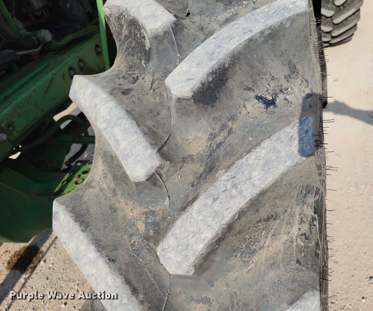 image for item DX7202 1984 John Deere 4650 MFWD tractor