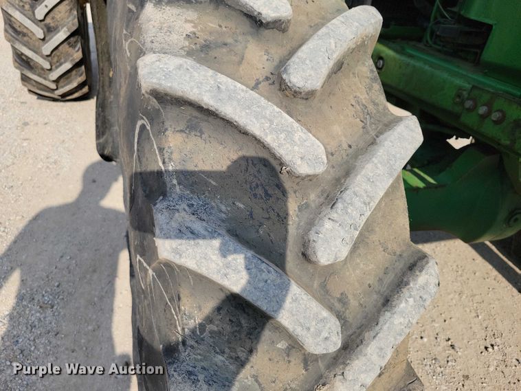 image for item DX7202 1984 John Deere 4650 MFWD tractor