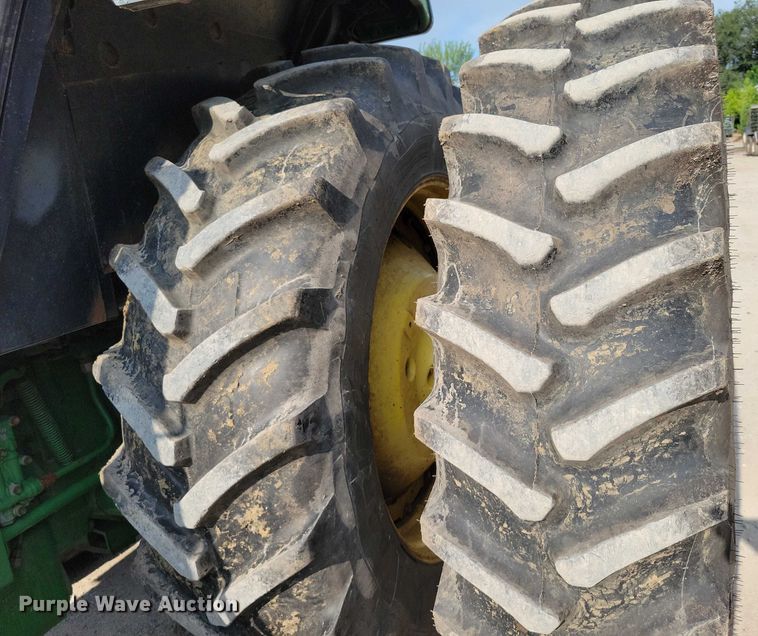 image for item DX7202 1984 John Deere 4650 MFWD tractor