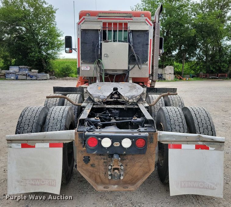 image for item DX7203 2014 Kenworth T660 semi truck