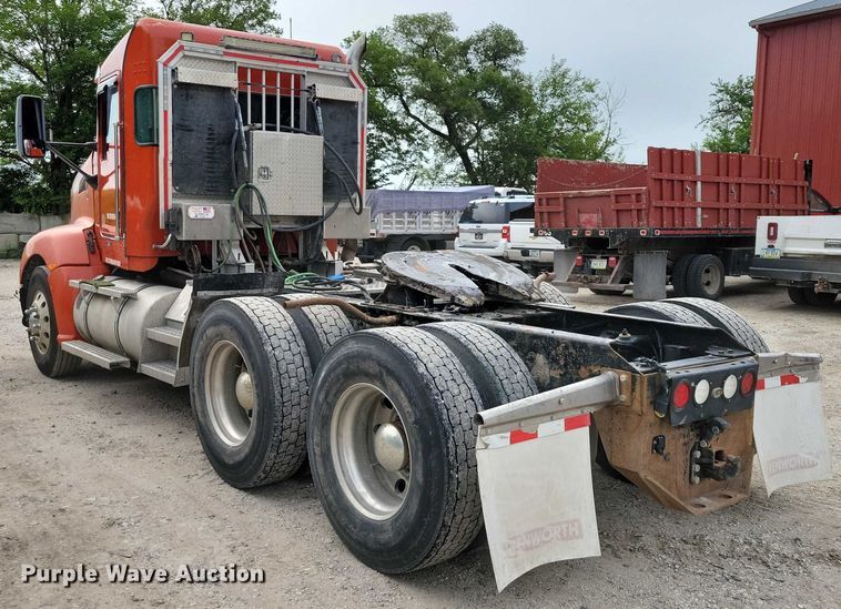 image for item DX7203 2014 Kenworth T660 semi truck