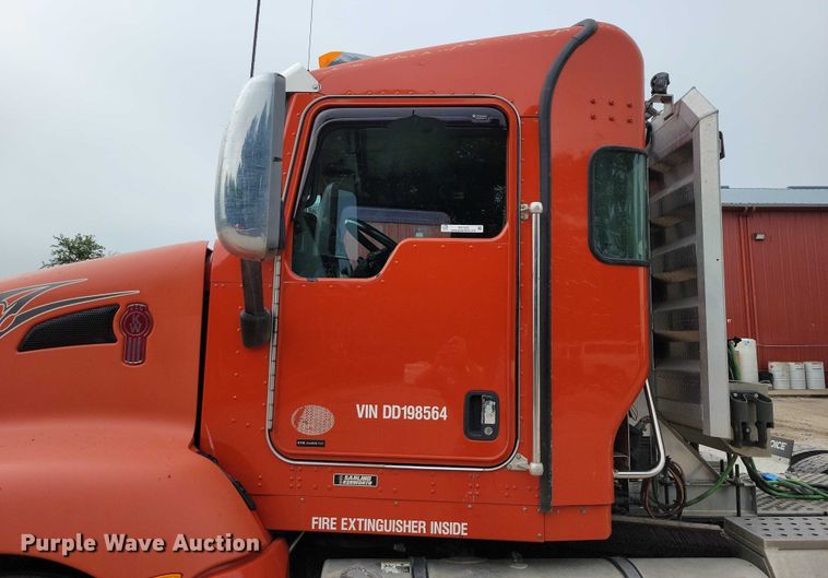 image for item DX7203 2014 Kenworth T660 semi truck