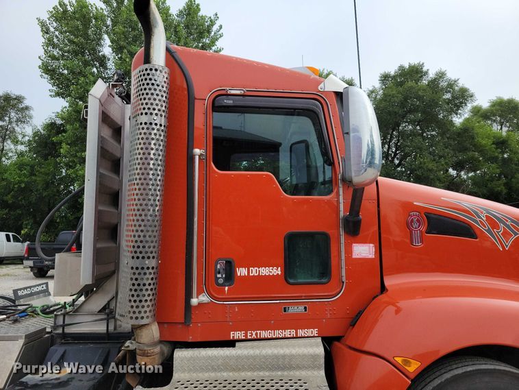 image for item DX7203 2014 Kenworth T660 semi truck