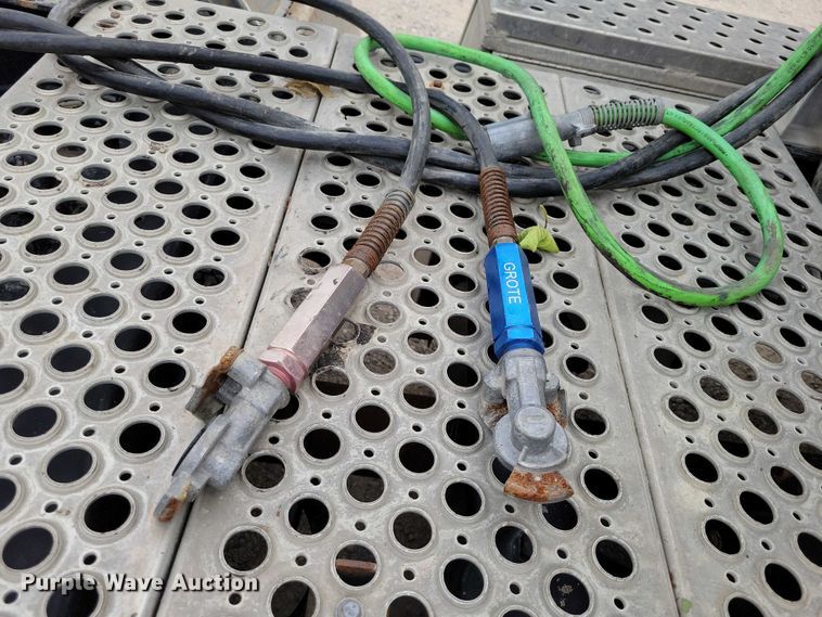 image for item DX7203 2014 Kenworth T660 semi truck