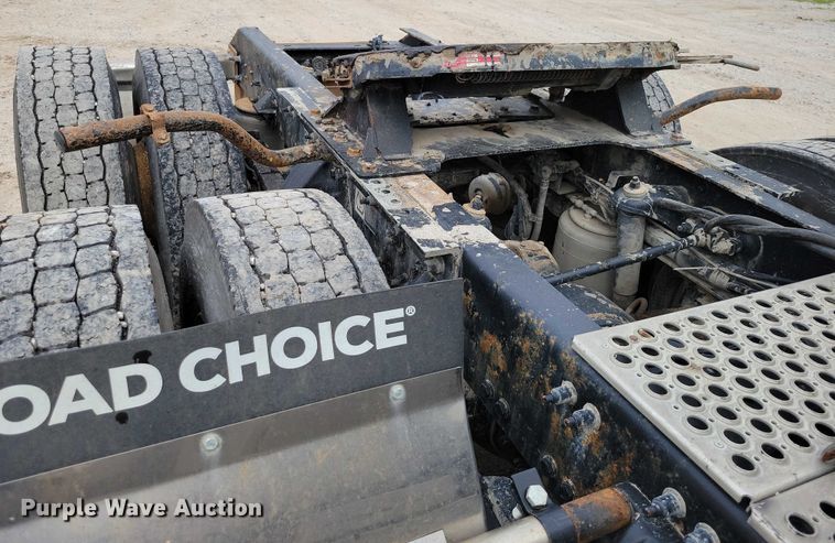 image for item DX7203 2014 Kenworth T660 semi truck