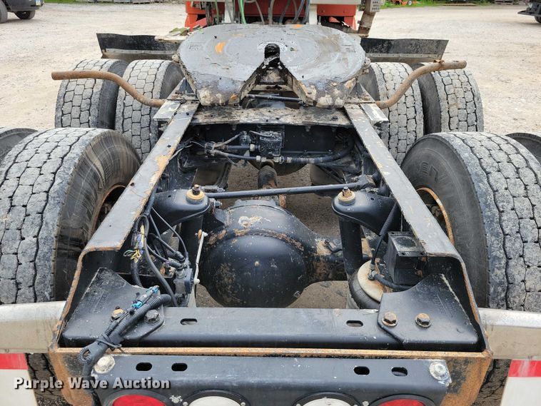 image for item DX7203 2014 Kenworth T660 semi truck