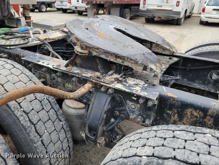 image for item DX7203 2014 Kenworth T660 semi truck