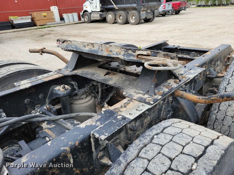 image for item DX7203 2014 Kenworth T660 semi truck