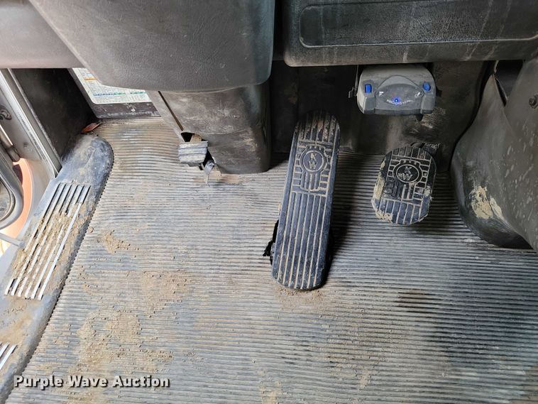 image for item DX7203 2014 Kenworth T660 semi truck