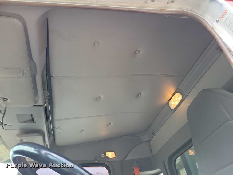 image for item DX7203 2014 Kenworth T660 semi truck