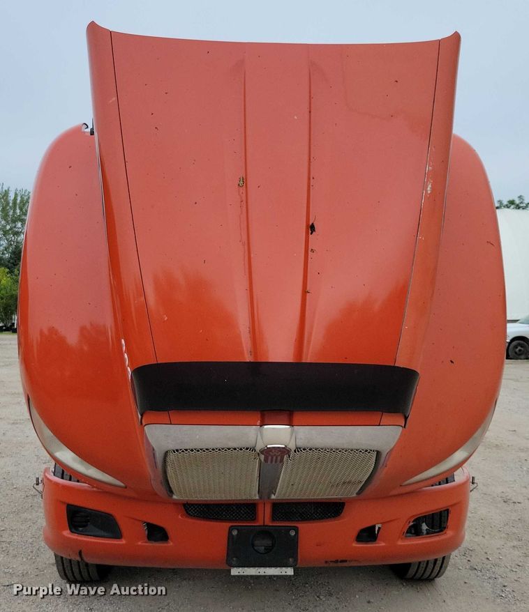 image for item DX7203 2014 Kenworth T660 semi truck