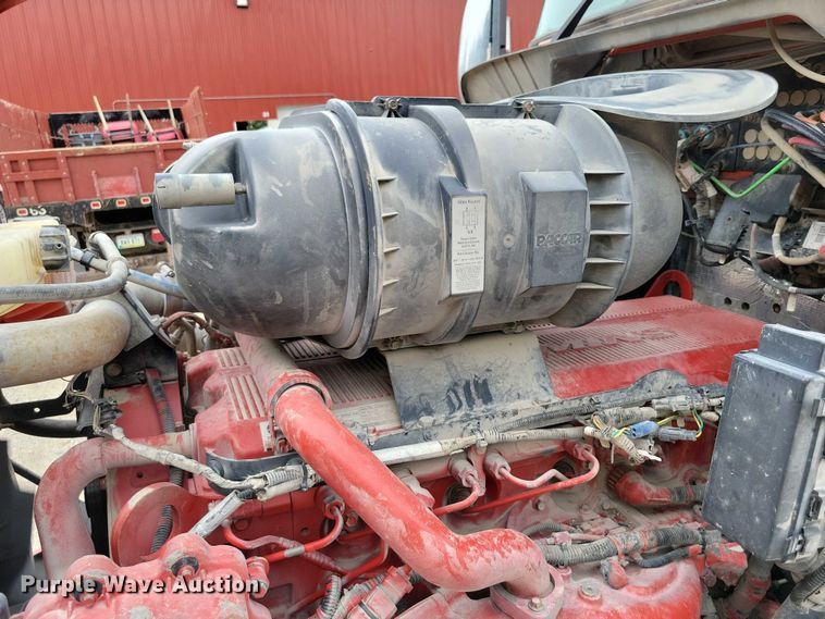 image for item DX7203 2014 Kenworth T660 semi truck