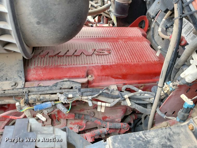 image for item DX7203 2014 Kenworth T660 semi truck