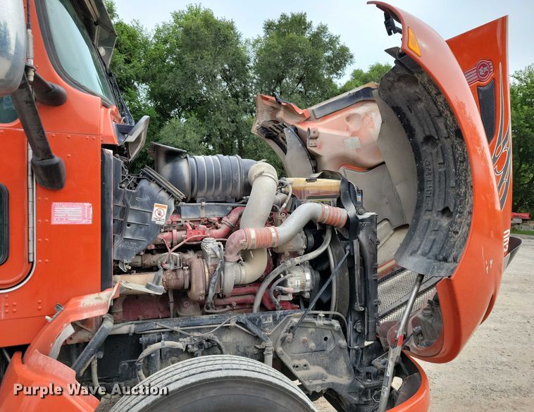 image for item DX7203 2014 Kenworth T660 semi truck