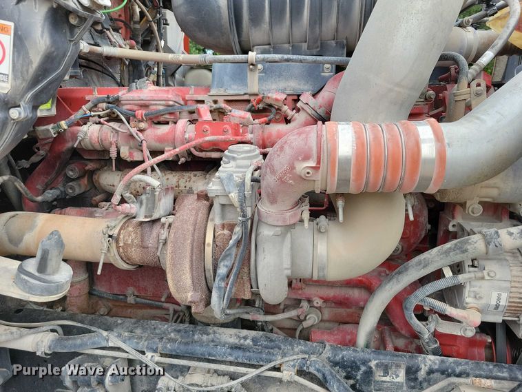 image for item DX7203 2014 Kenworth T660 semi truck