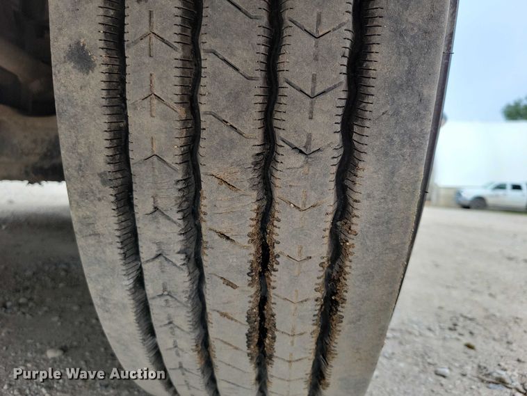 image for item DX7203 2014 Kenworth T660 semi truck