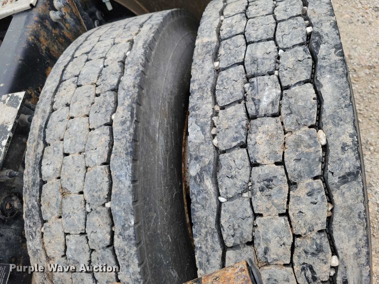 image for item DX7203 2014 Kenworth T660 semi truck