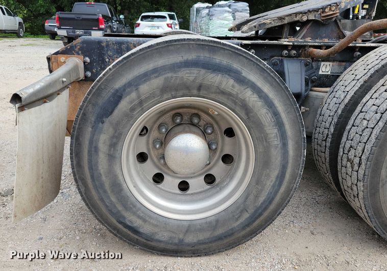 image for item DX7203 2014 Kenworth T660 semi truck