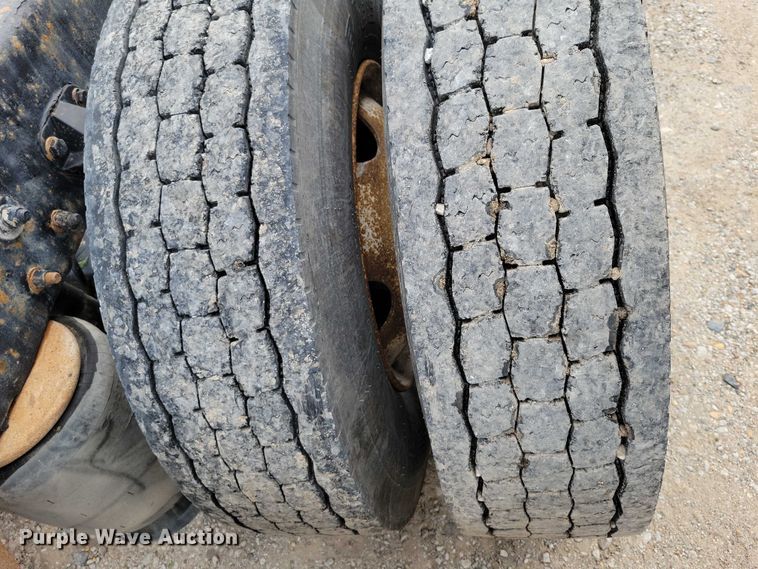 image for item DX7203 2014 Kenworth T660 semi truck