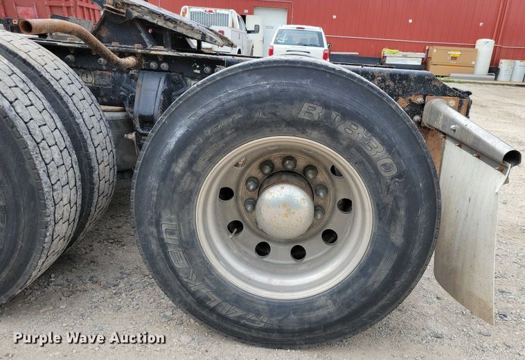 image for item DX7203 2014 Kenworth T660 semi truck