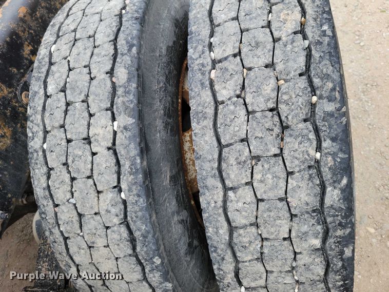 image for item DX7203 2014 Kenworth T660 semi truck