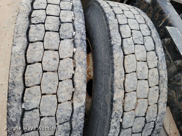 image for item DX7203 2014 Kenworth T660 semi truck