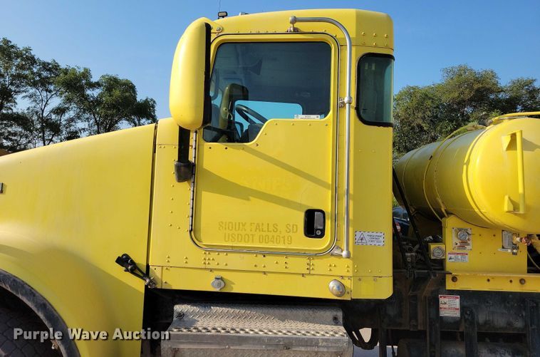 image for item DX7231 2009 Kenworth W900 ready mix truck