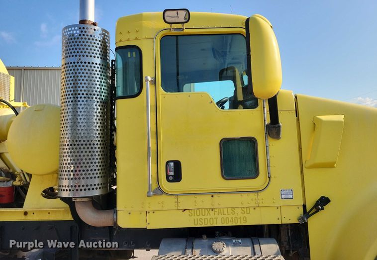 image for item DX7231 2009 Kenworth W900 ready mix truck