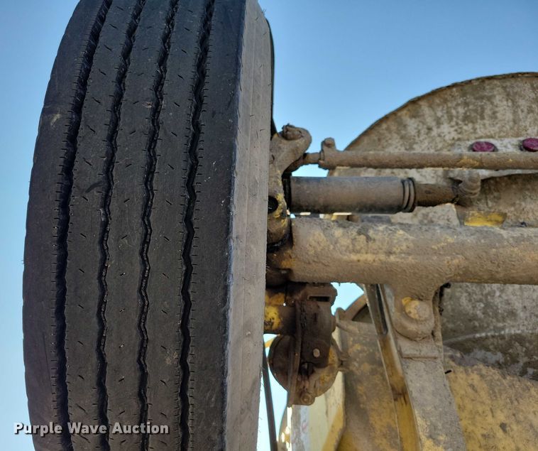 image for item DX7231 2009 Kenworth W900 ready mix truck