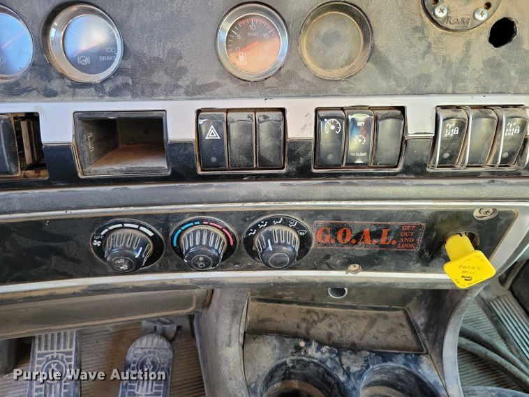 image for item DX7231 2009 Kenworth W900 ready mix truck