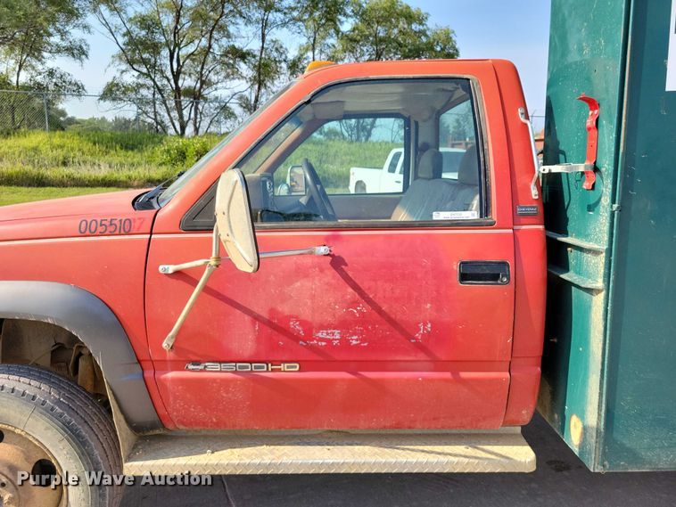 image for item DX7233 1993 Chevrolet C3500 utility bed pickup truck