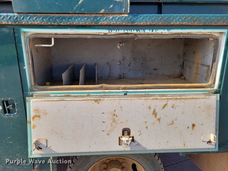 image for item DX7233 1993 Chevrolet C3500 utility bed pickup truck