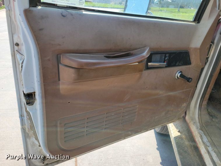 image for item DX7233 1993 Chevrolet C3500 utility bed pickup truck