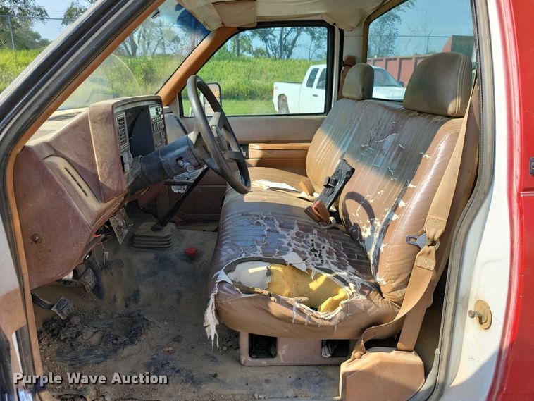 image for item DX7233 1993 Chevrolet C3500 utility bed pickup truck