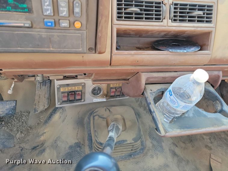 image for item DX7233 1993 Chevrolet C3500 utility bed pickup truck