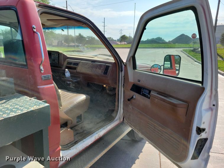 image for item DX7233 1993 Chevrolet C3500 utility bed pickup truck