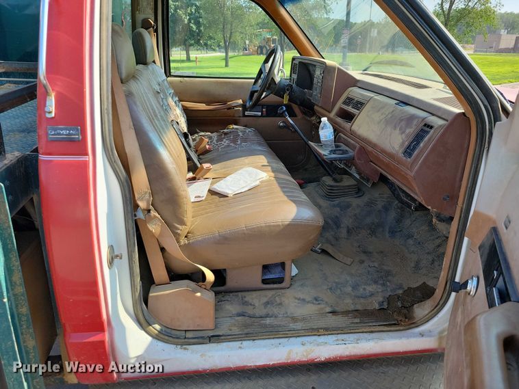 image for item DX7233 1993 Chevrolet C3500 utility bed pickup truck