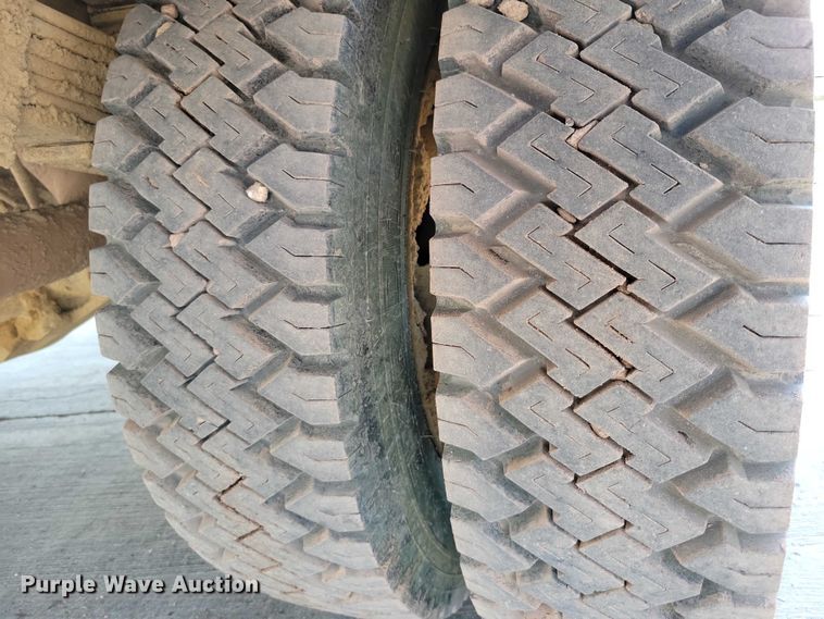 image for item DX7233 1993 Chevrolet C3500 utility bed pickup truck