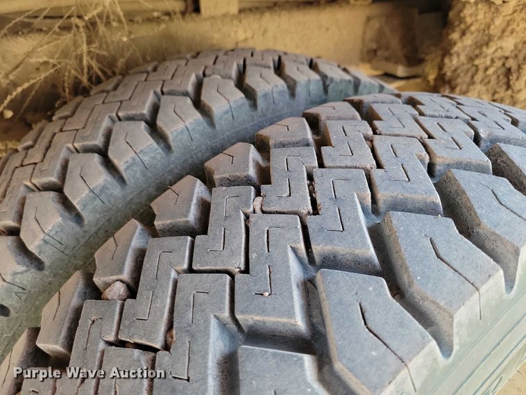 image for item DX7233 1993 Chevrolet C3500 utility bed pickup truck