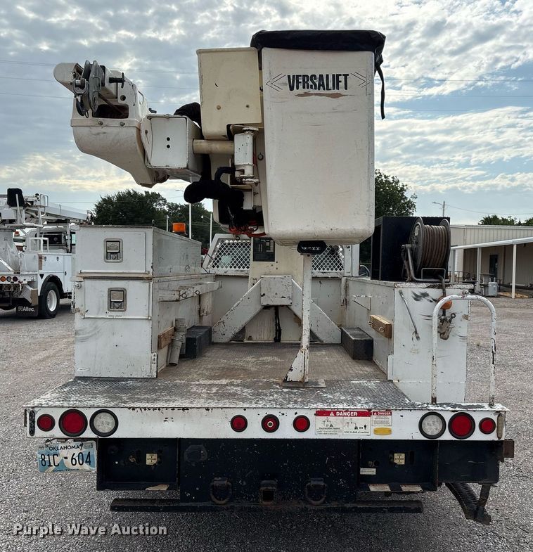 image for item DX8010 2017 Ford F550 bucket truck