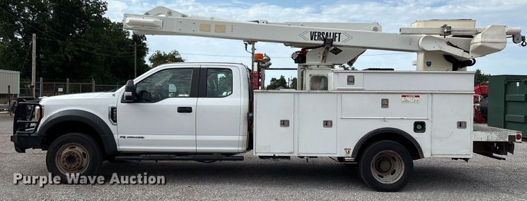 image for item DX8010 2017 Ford F550 bucket truck