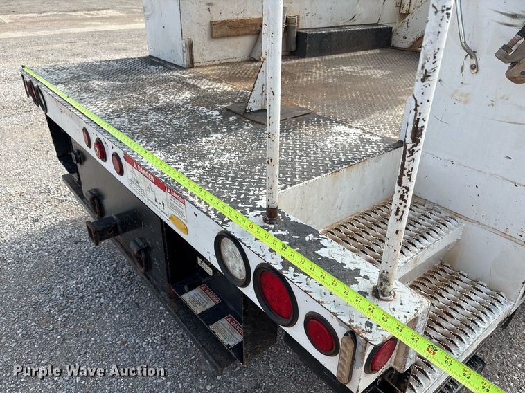 image for item DX8010 2017 Ford F550 bucket truck