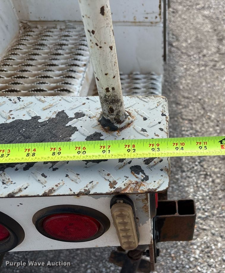 image for item DX8010 2017 Ford F550 bucket truck