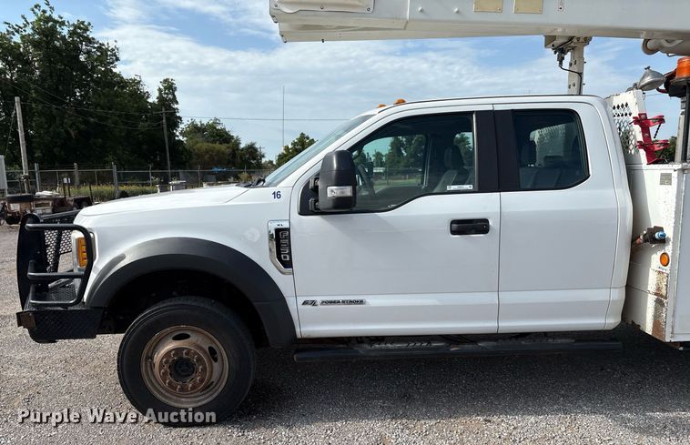 image for item DX8010 2017 Ford F550 bucket truck