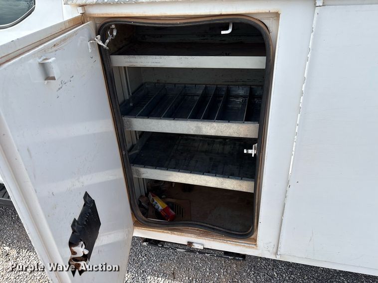 image for item DX8010 2017 Ford F550 bucket truck